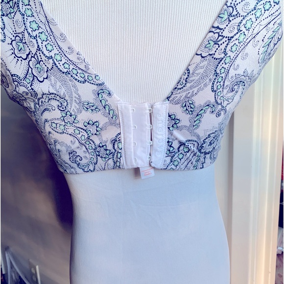 Cacique Bra 44D From the Back Smoother Collection in Paisley blue & turquoise - Picture 2 of 5